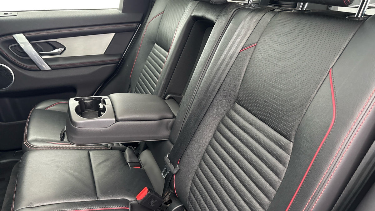 Land Rover Discovery Sport Image 9