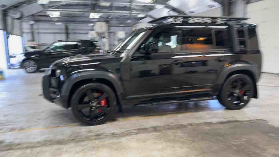 More views of Land Rover Defender 110
