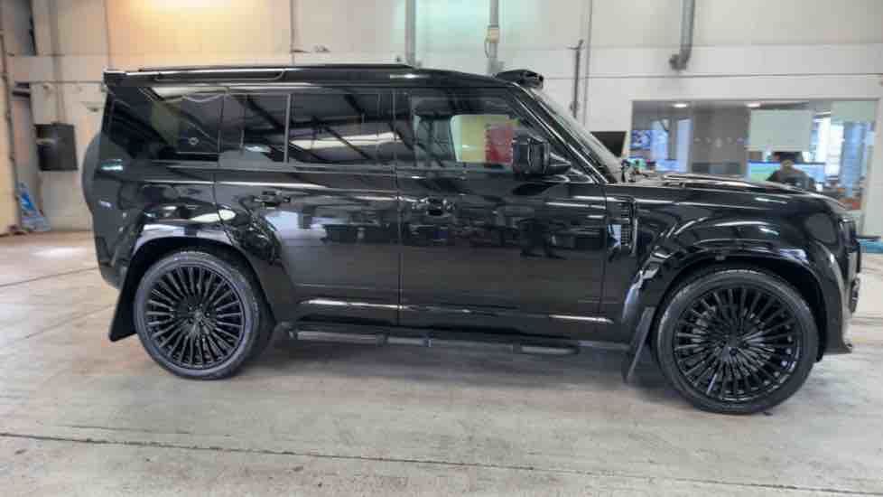 More views of Land Rover Defender 110