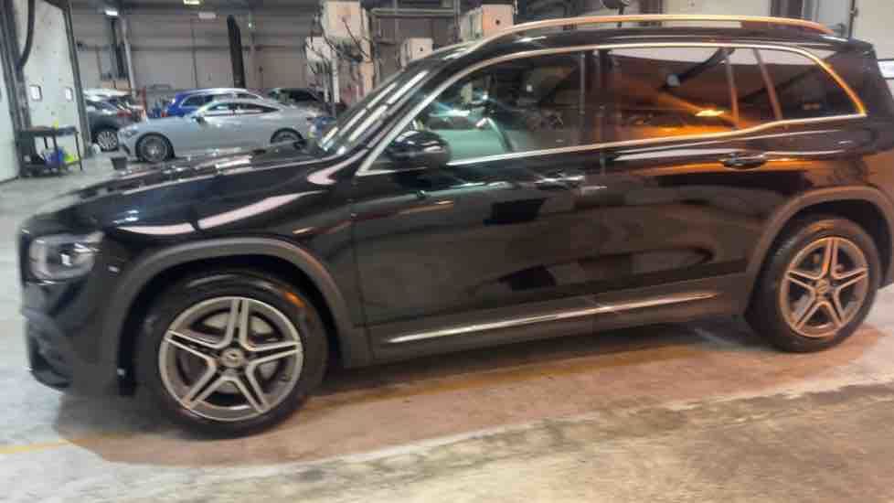 More views of Mercedes-Benz GLB