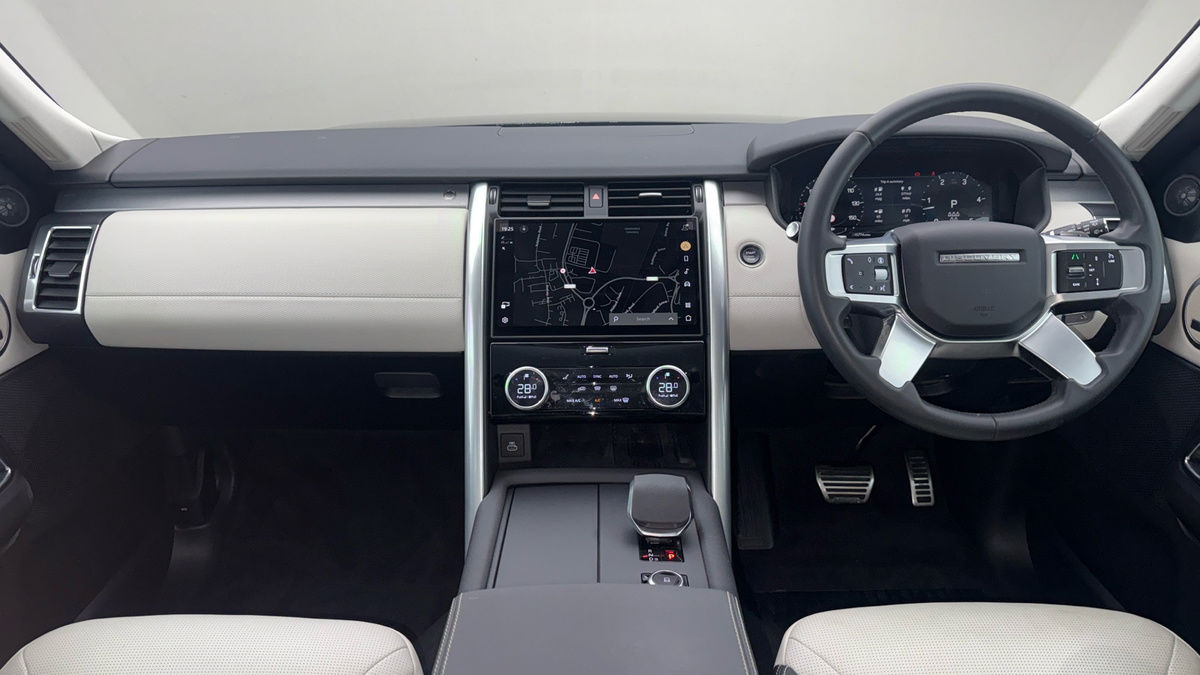 Land Rover Discovery Image 12