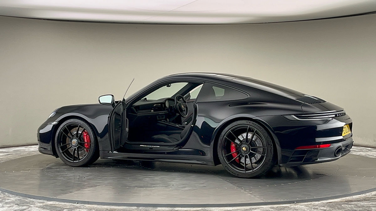 More views of Porsche 911