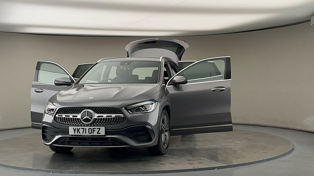 More views of Mercedes-Benz GLA
