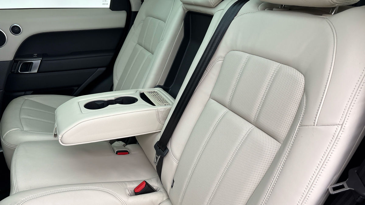 Land Rover Range Rover Sport Image 9