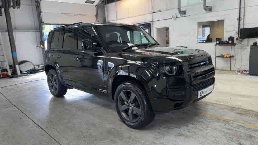More views of Land Rover Defender 110