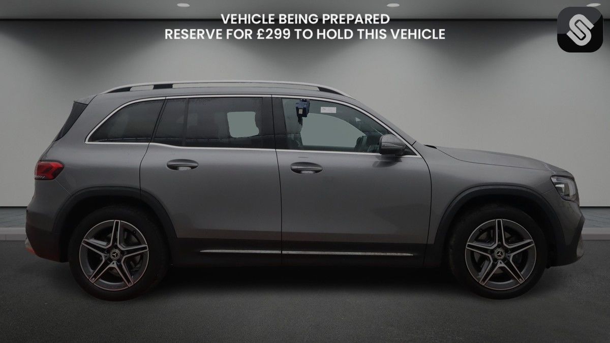 Mercedes-Benz GLB Image 5