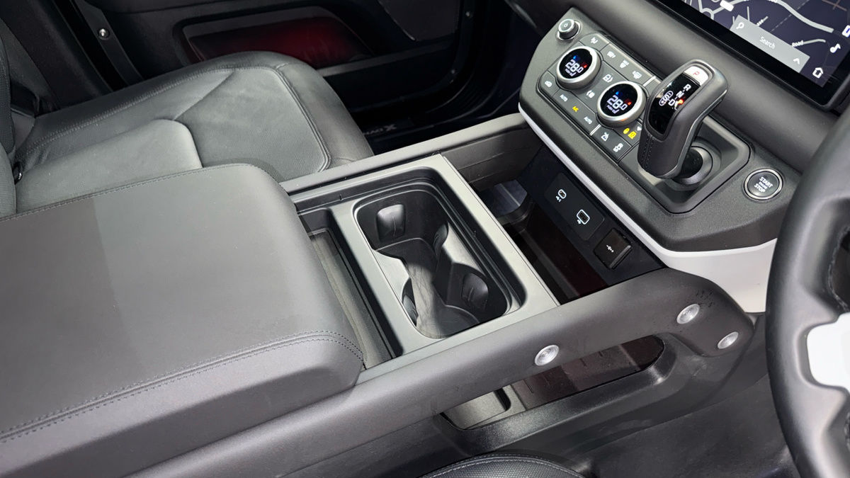 Land Rover Defender 110 Urban Image 36