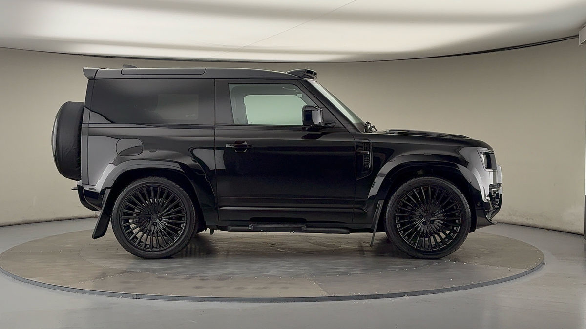 Land Rover Defender 90 Urban Image 16