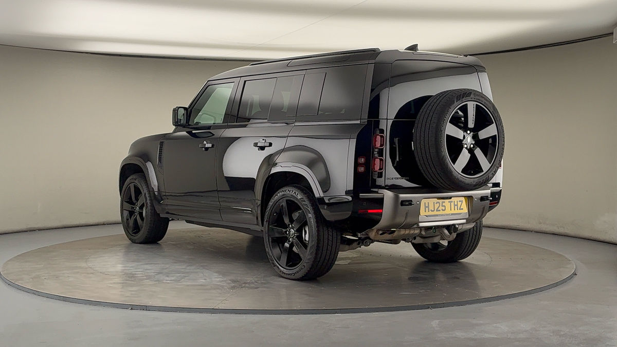 Land Rover Defender 110 Image 2