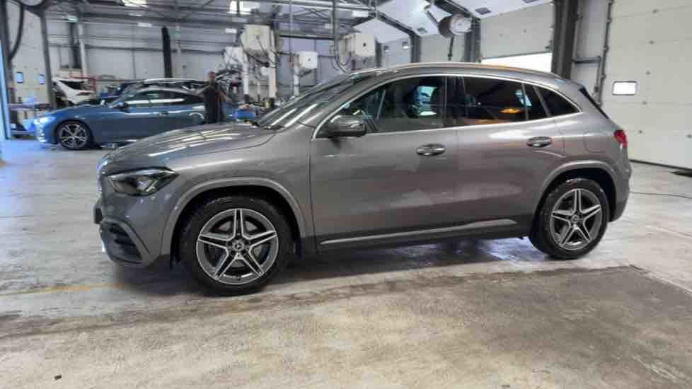 More views of Mercedes-Benz GLA
