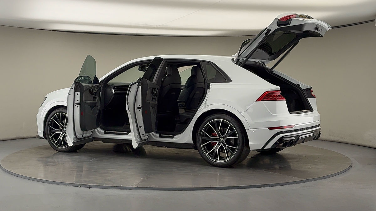 More views of Audi Q8
