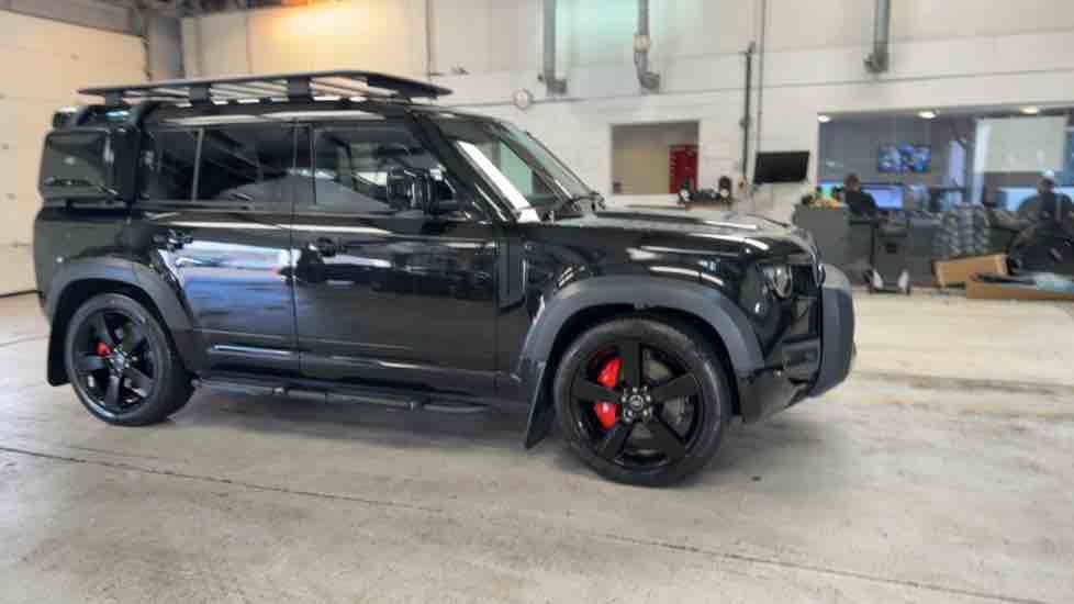 More views of Land Rover Defender 110