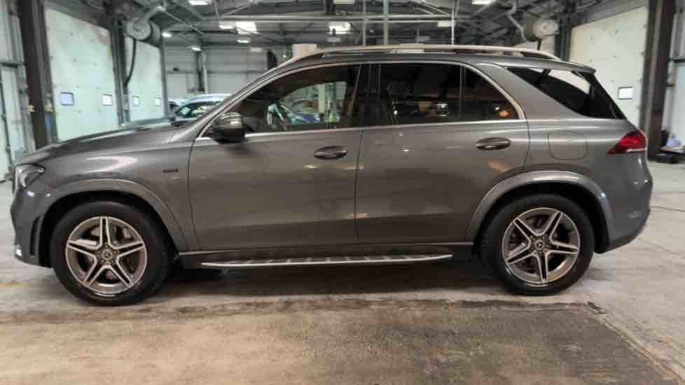 More views of Mercedes-Benz GLE