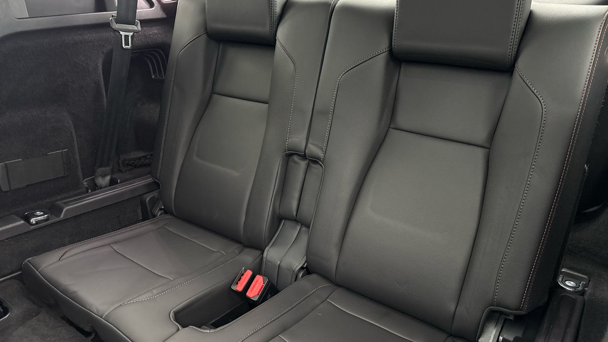 Land Rover Discovery Sport Image 25