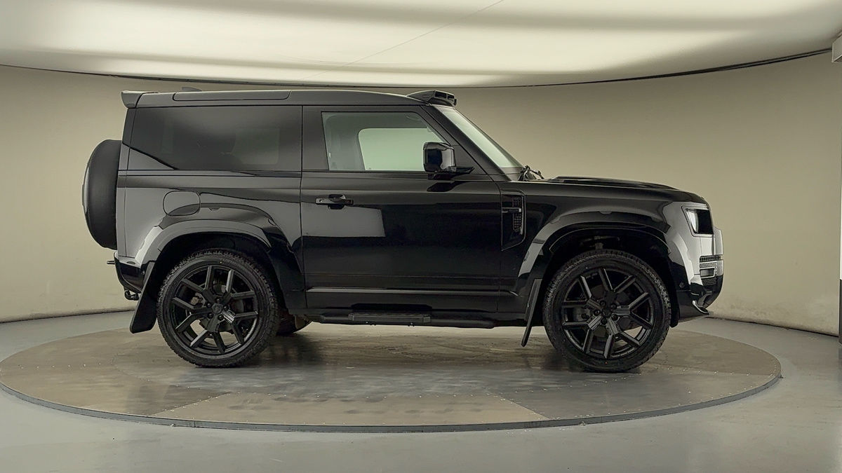 More views of Land Rover Defender 90