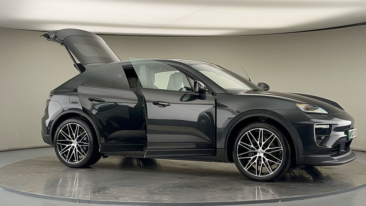 More views of Porsche Macan