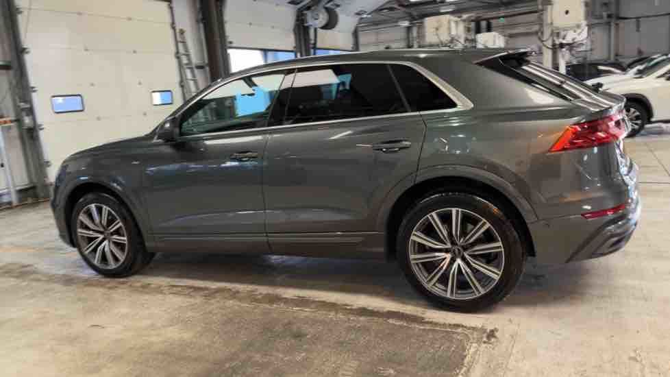 More views of Audi Q8