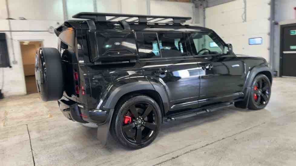More views of Land Rover Defender 110