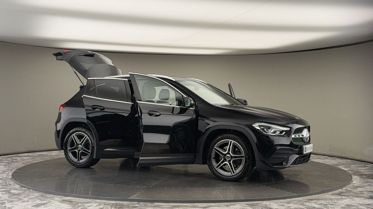 More views of Mercedes-Benz GLA
