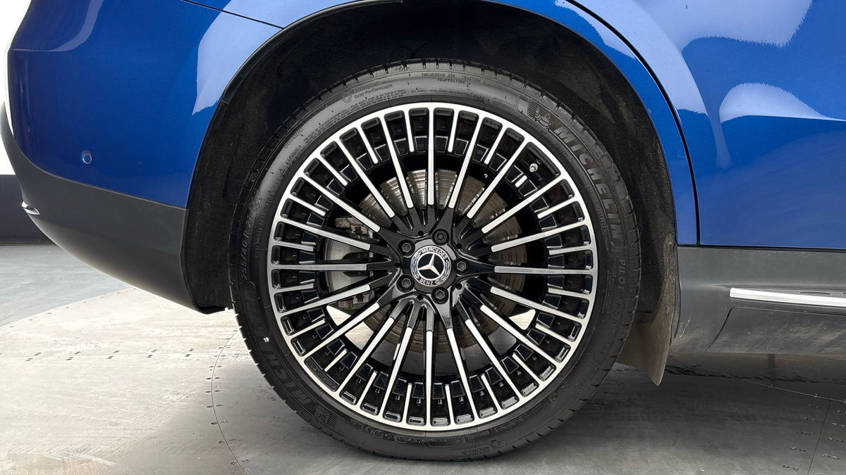 Mercedes-Benz EQC Image 10