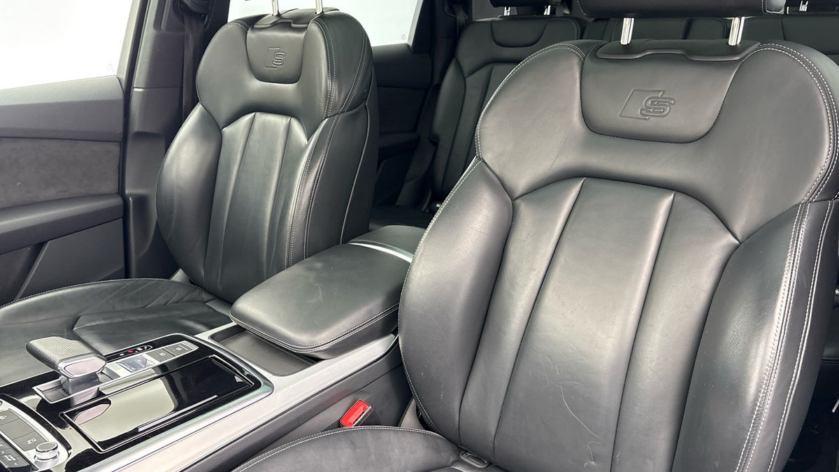Audi Q7 Image 7