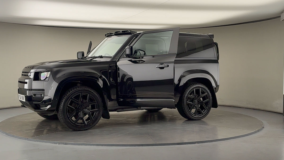 More views of Land Rover Defender 90