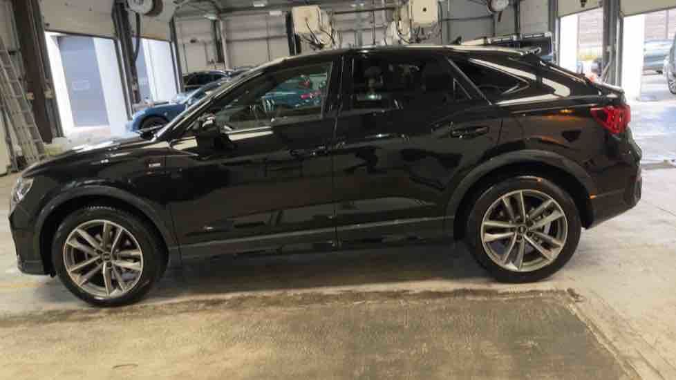 More views of Audi Q3