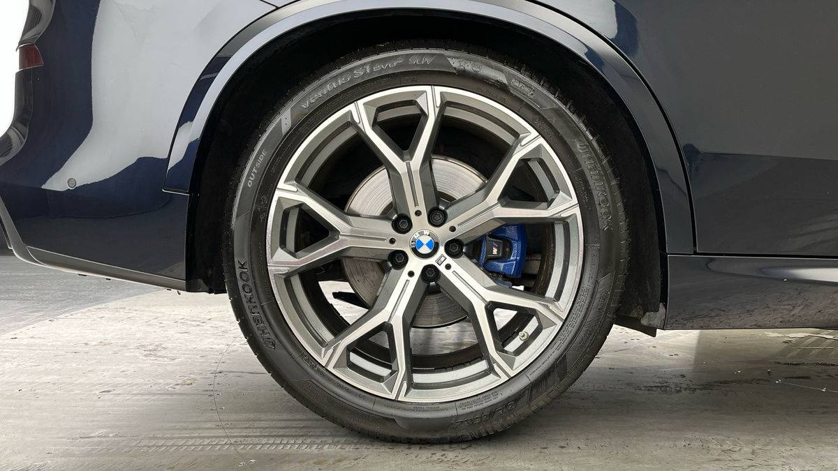 BMW X5 Image 10