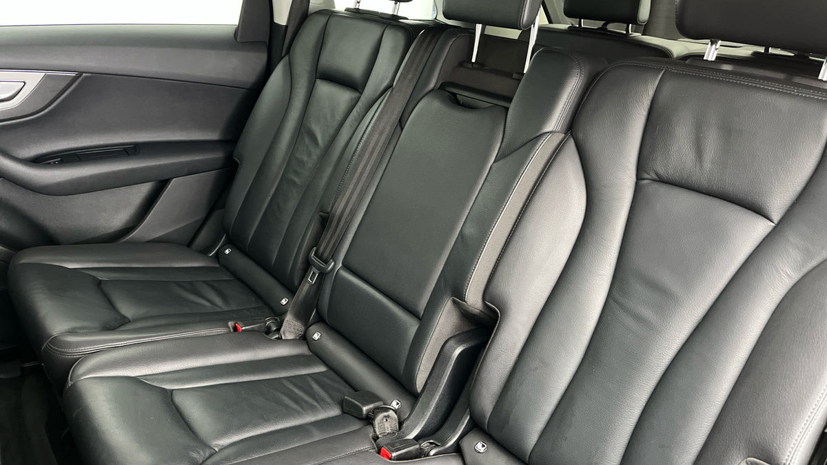 Audi Q7 Image 8