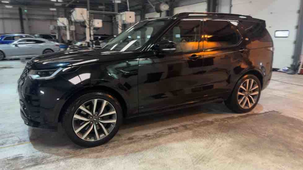 More views of Land Rover Discovery