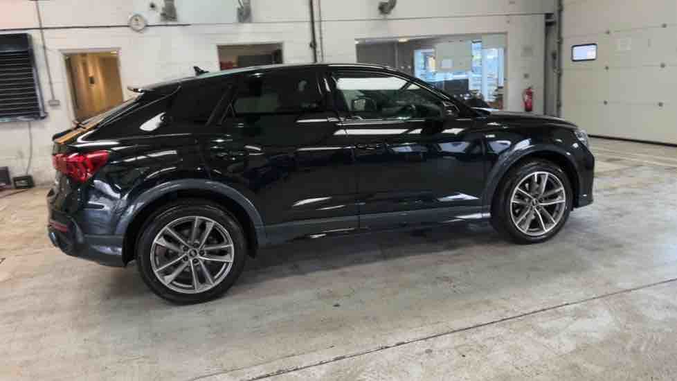 More views of Audi Q3