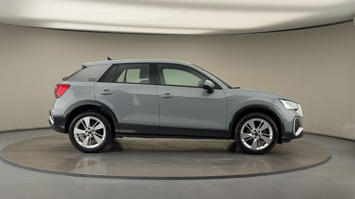 Audi Q2 Image 16