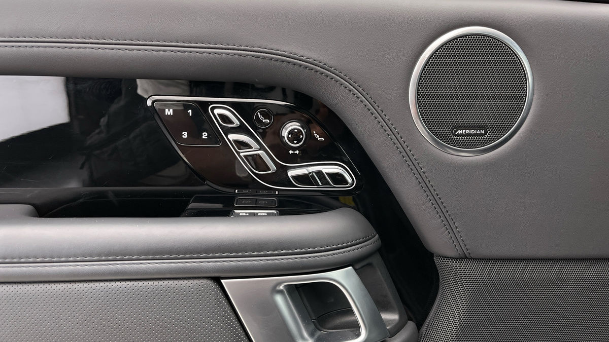 Land Rover Range Rover Image 19