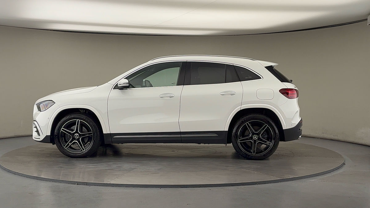 More views of Mercedes-Benz GLA