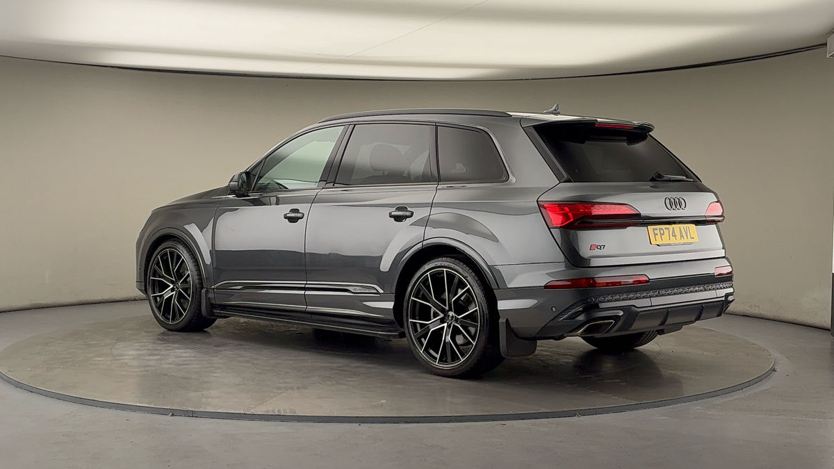 More views of Audi Q7