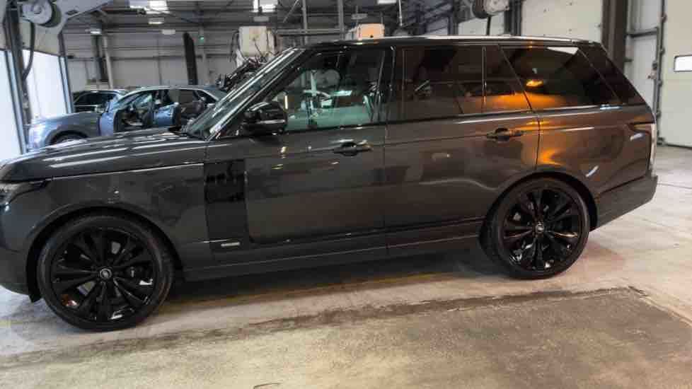 More views of Land Rover Range Rover