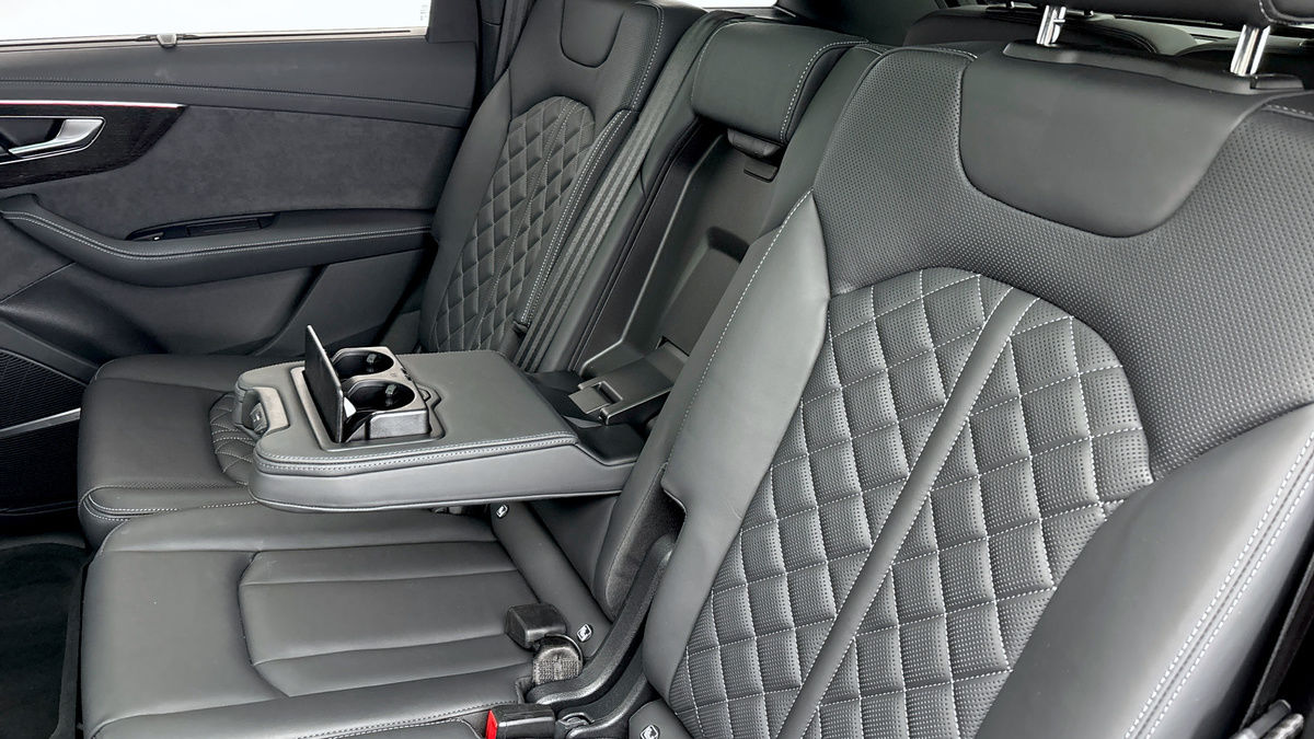 Audi Q7 Image 9