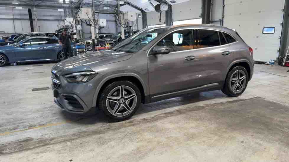 More views of Mercedes-Benz GLA