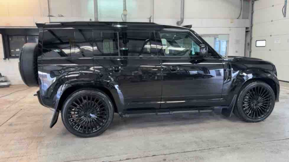 More views of Land Rover Defender 110