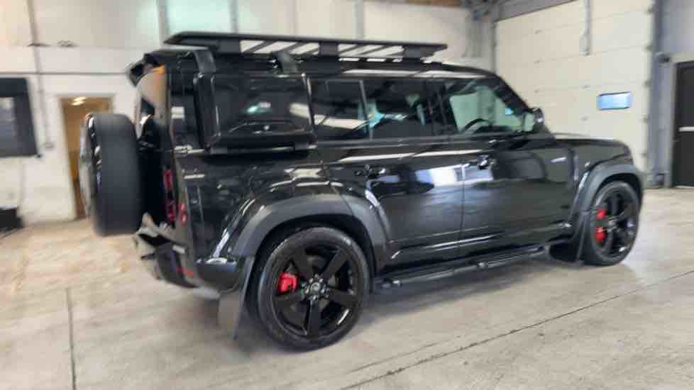 More views of Land Rover Defender 110