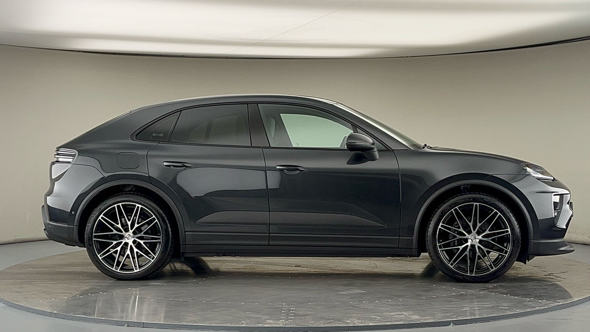 More views of Porsche Macan