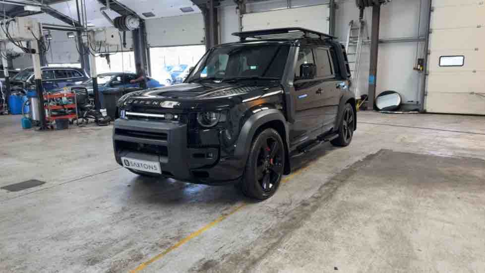 More views of Land Rover Defender 110