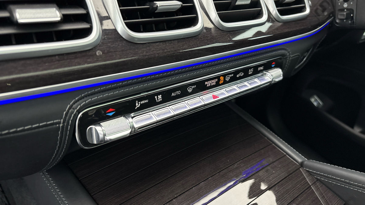 Mercedes-Benz GLS Image 28