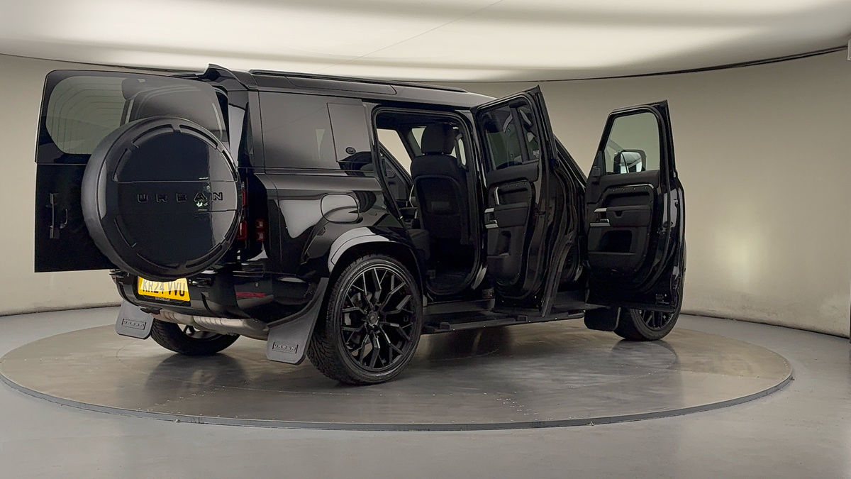 More views of Land Rover Defender 110