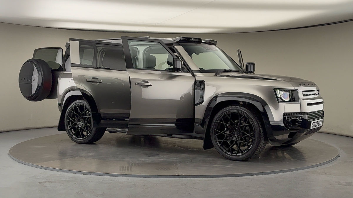 More views of Land Rover Defender 110