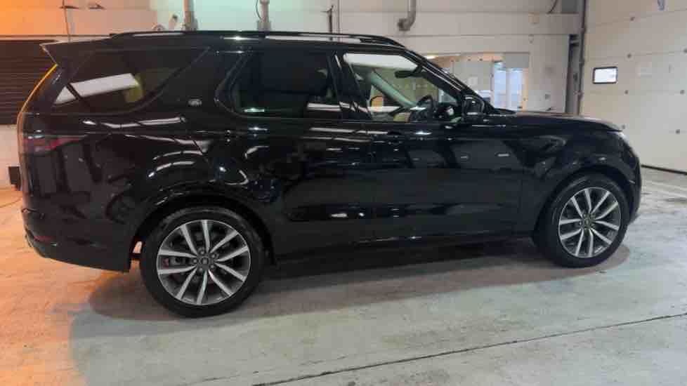 More views of Land Rover Discovery