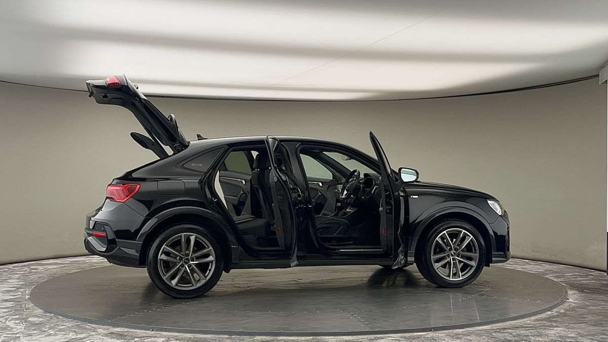 More views of Audi Q3
