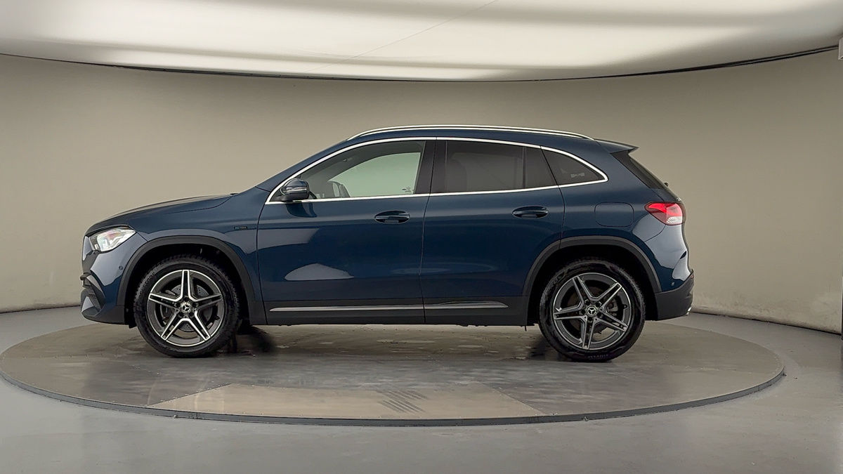 Mercedes-Benz GLA Image 15
