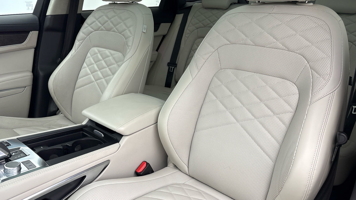 Jaguar F-PACE Image 7