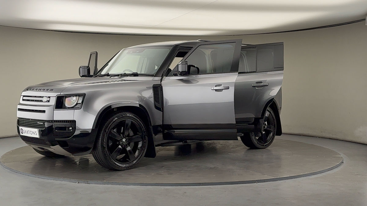 Land Rover Defender 110 Image 22